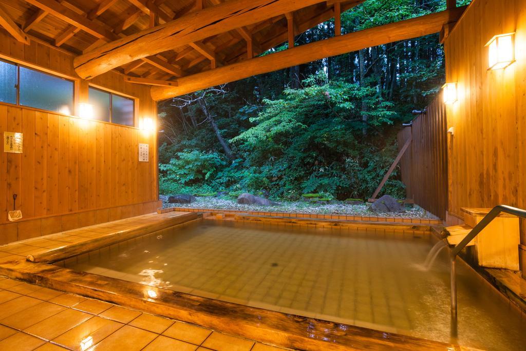 מלון יוזאווה Mikunitoge Onsen Oyado Honjin מראה חיצוני תמונה